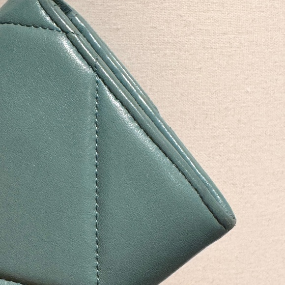 Chanel Lambskin Quilted Wallet - Picture 10 of 10